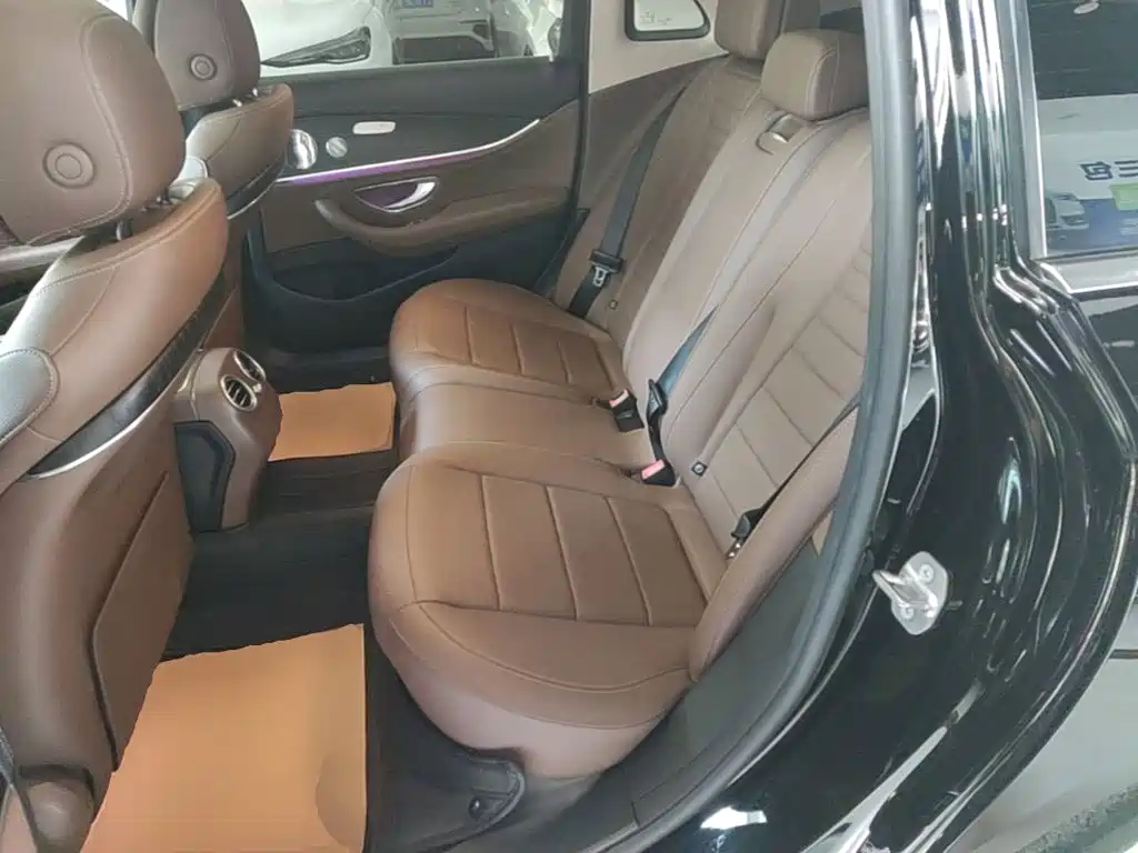 Mercedes-Benz E-Class — миниатюра 17