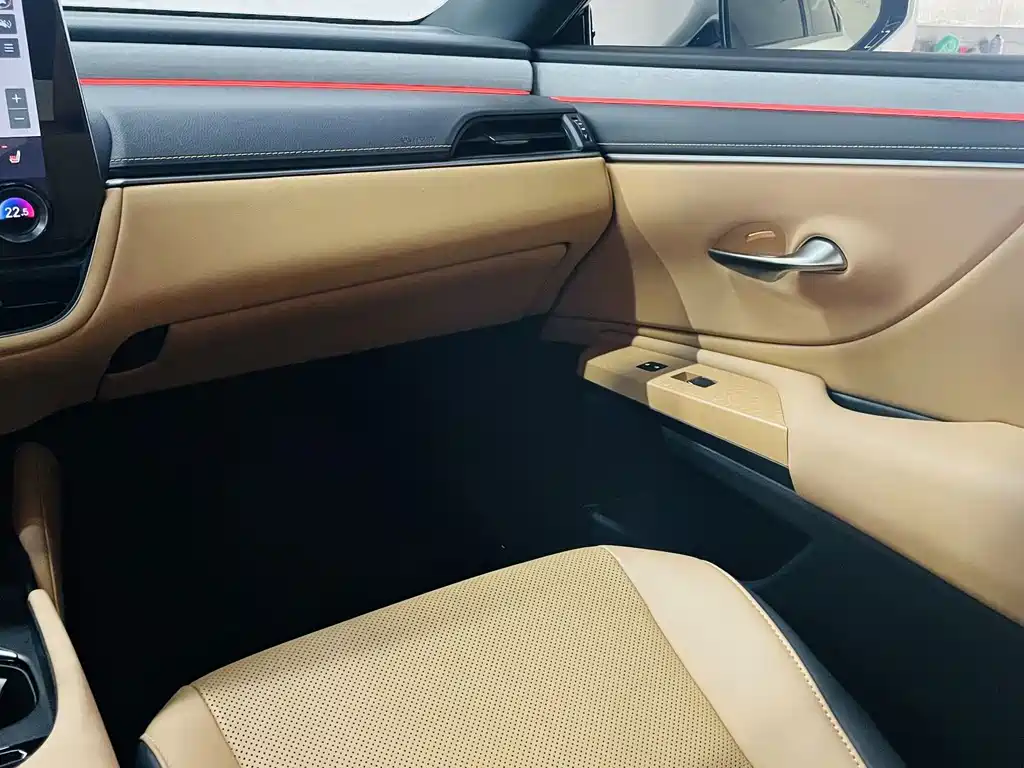 Lexus ES — миниатюра 16