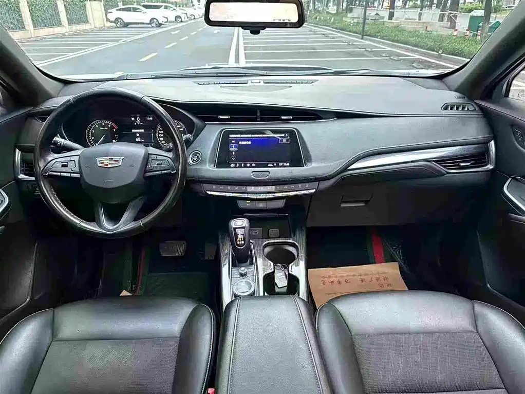 Cadillac XT4 — миниатюра 7