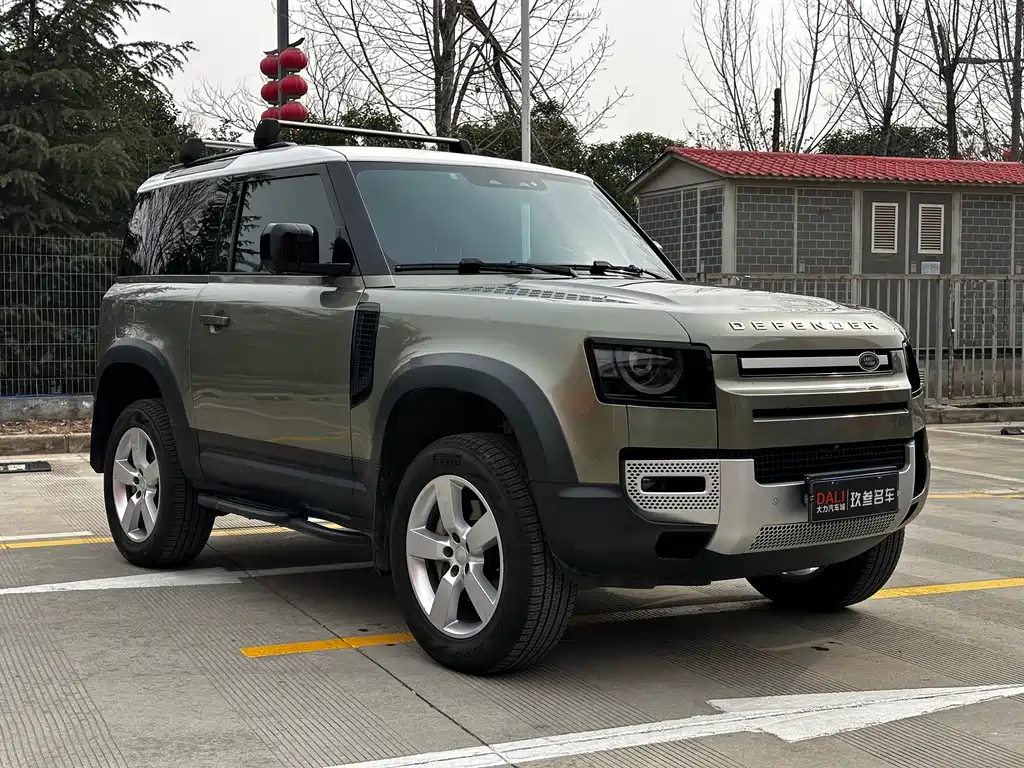 LAND ROVER DEFENDER