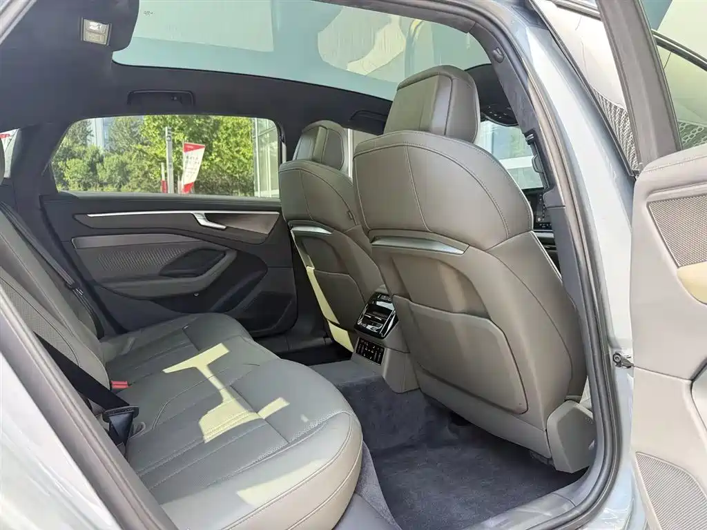 Audi A6L — миниатюра 14
