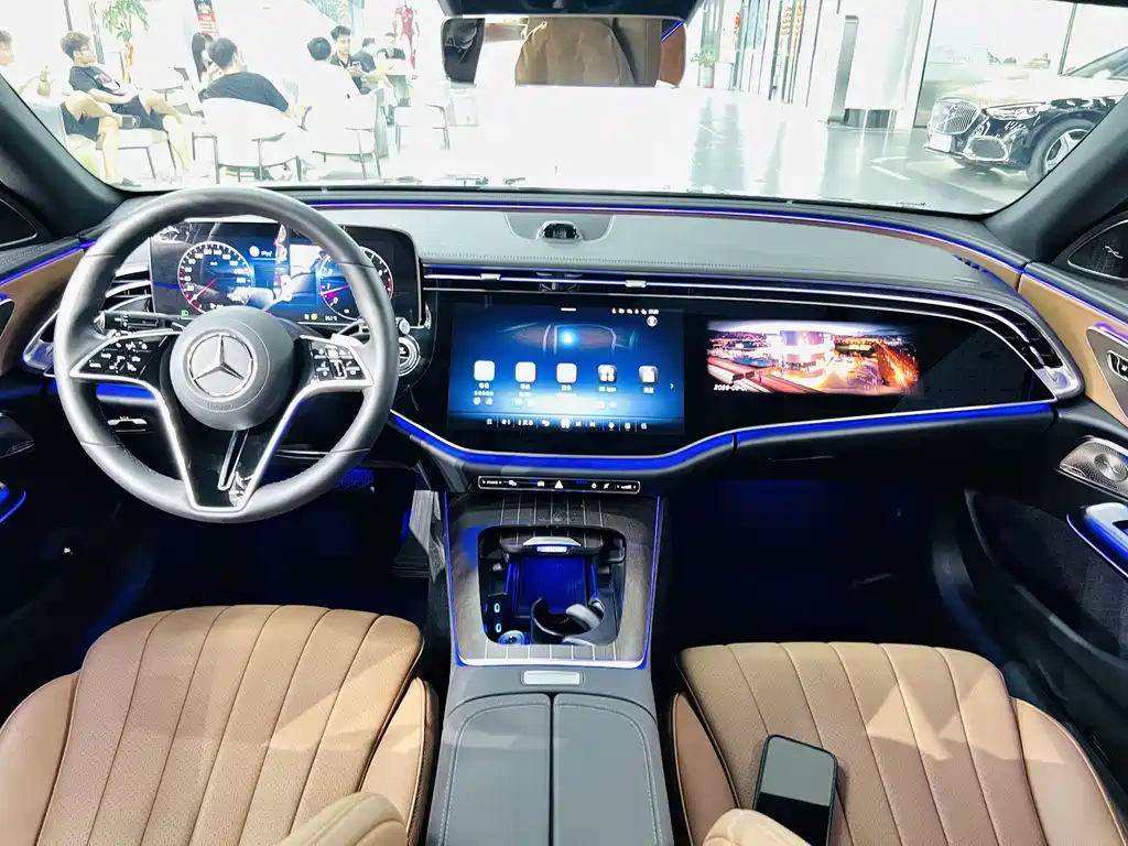 Mercedes-Benz E-Class — миниатюра 5