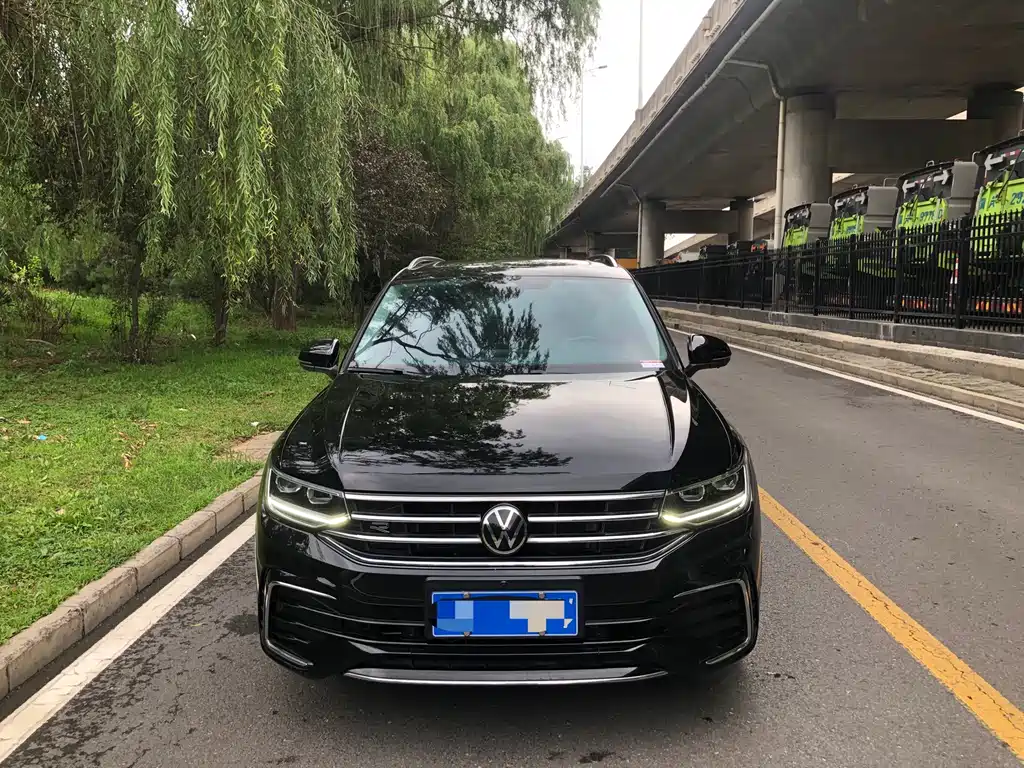 Volkswagen Tiguan L L 2022 330TSI AT R-Line