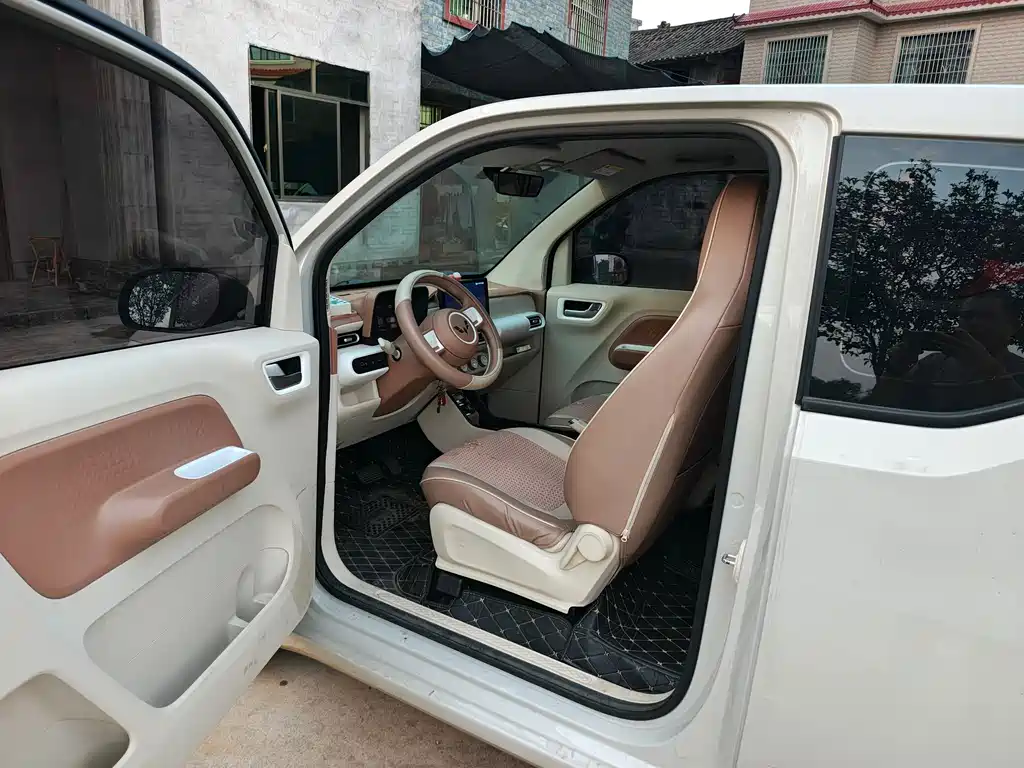Wuling MINIEV — миниатюра 6