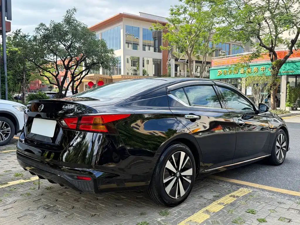 Nissan Teana — миниатюра 7