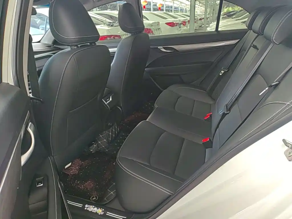 Geely Emgrand — миниатюра 17