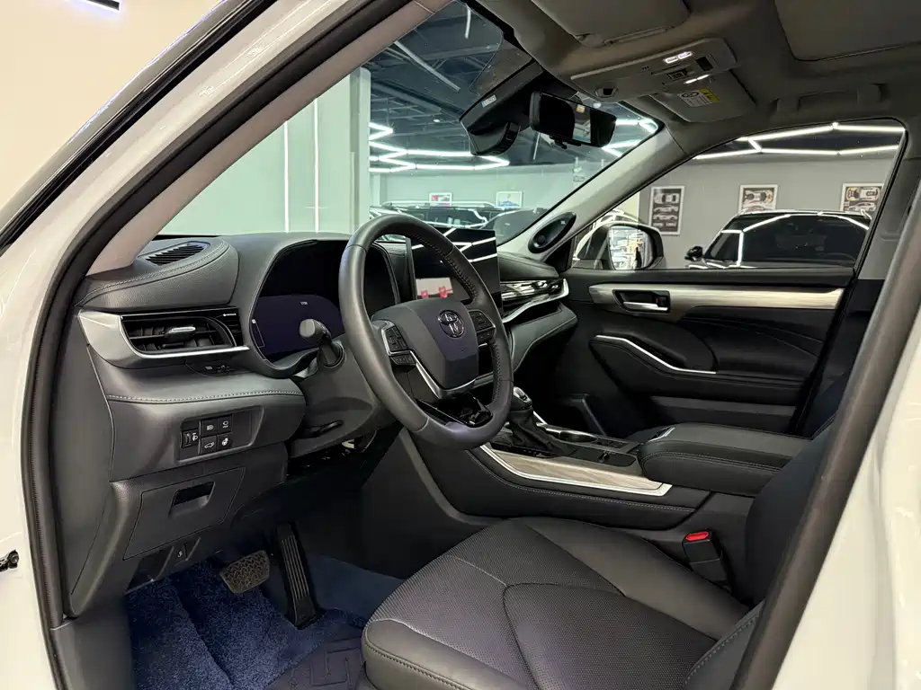 Toyota Highlander — миниатюра 6
