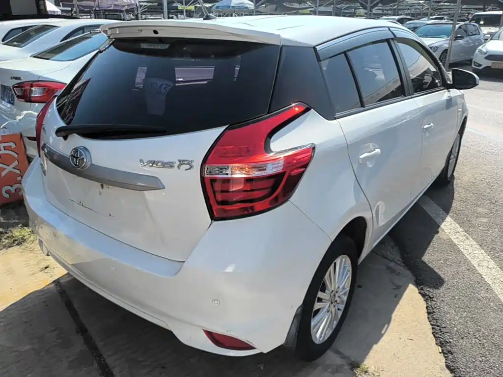 Toyota Vios FS — миниатюра 7