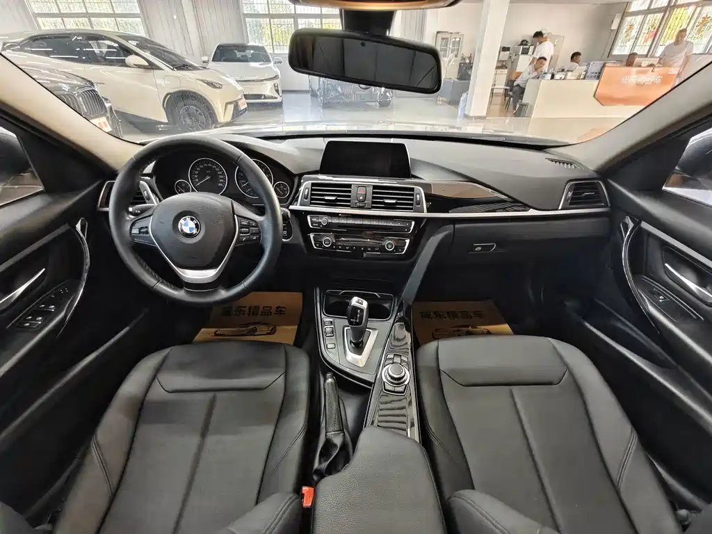 BMW 3 Series — миниатюра 8