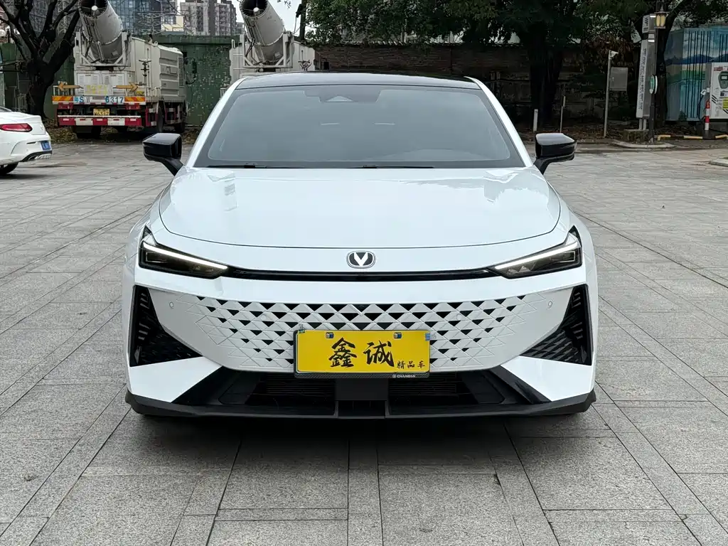 CHANGAN UNI V