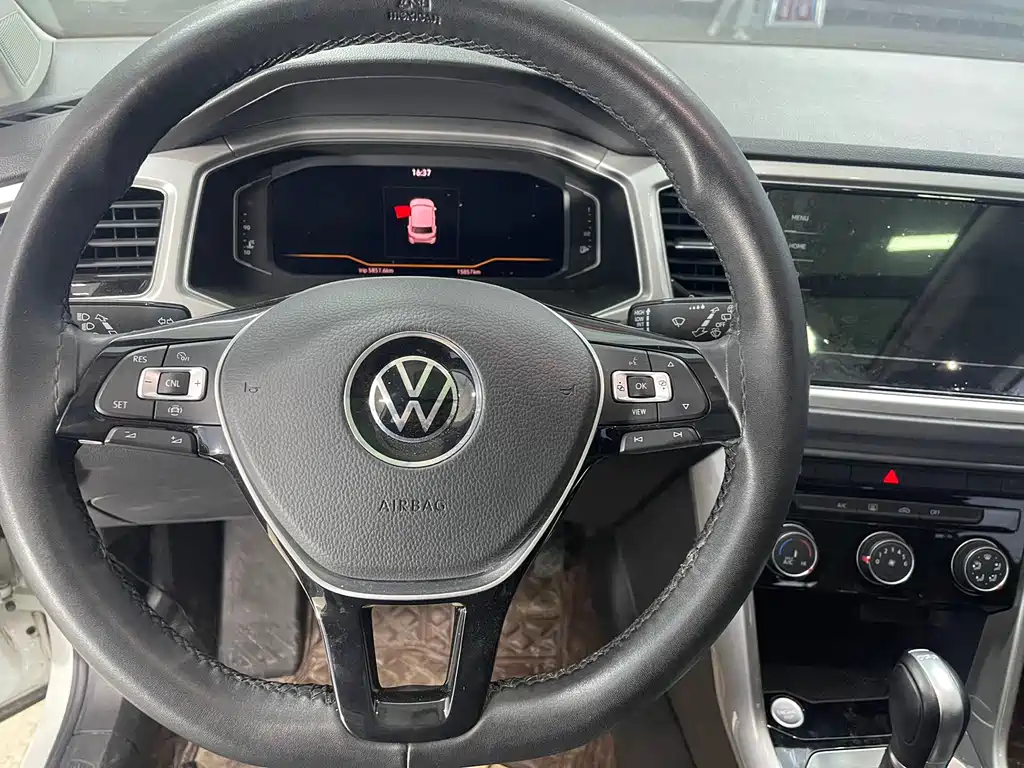 VOLKSWAGEN T ROC EXPLORING SONGS