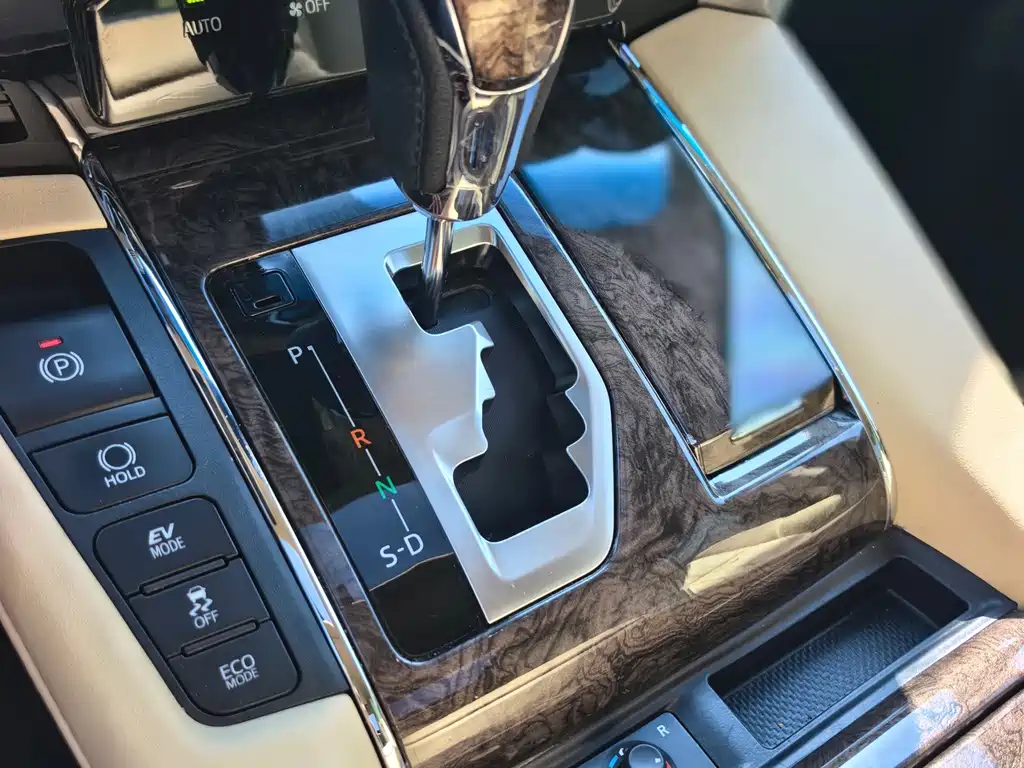 Toyota Vellfire — миниатюра 25