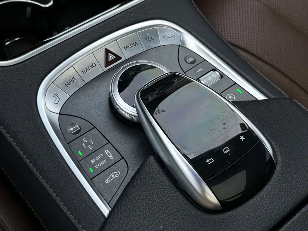 Mercedes-Benz S-Class — миниатюра 20
