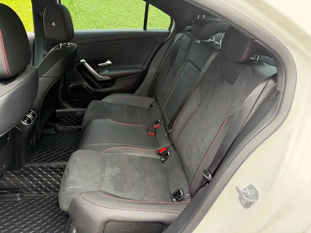 Mercedes-Benz A-Class — миниатюра 12
