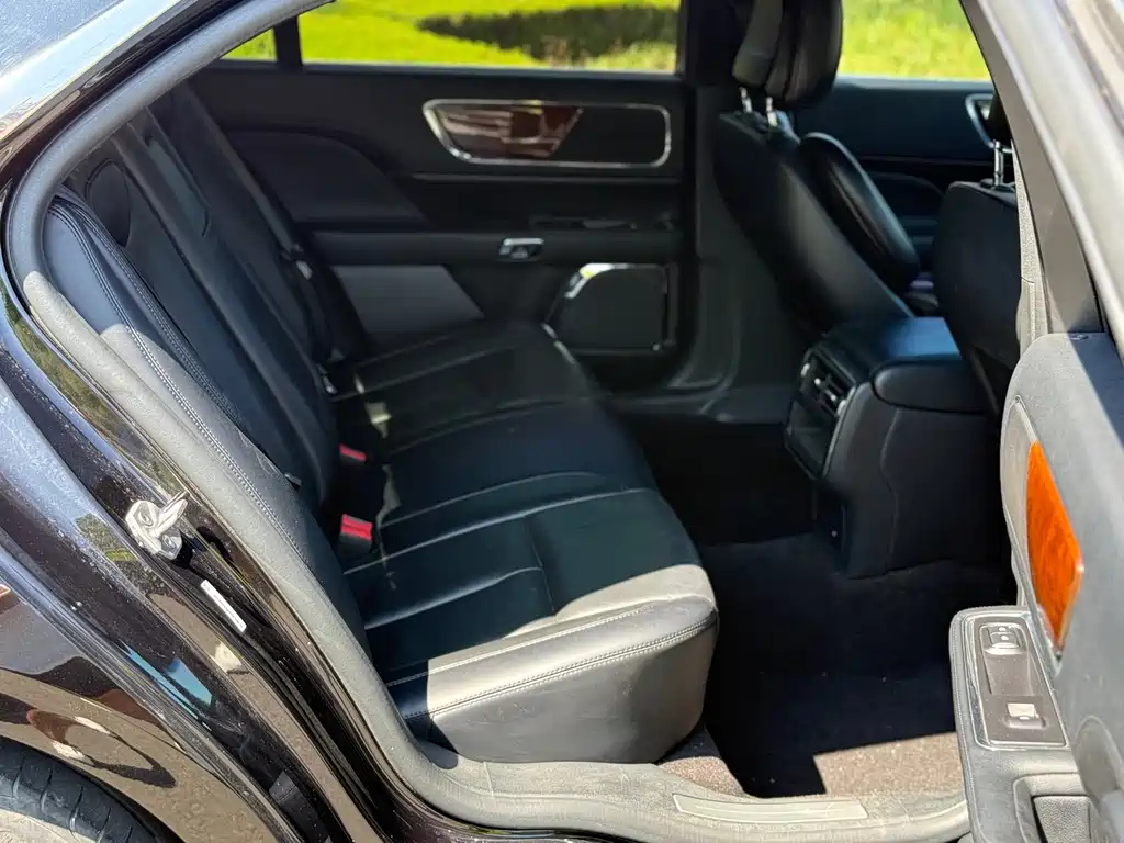 Lincoln Continental — миниатюра 9