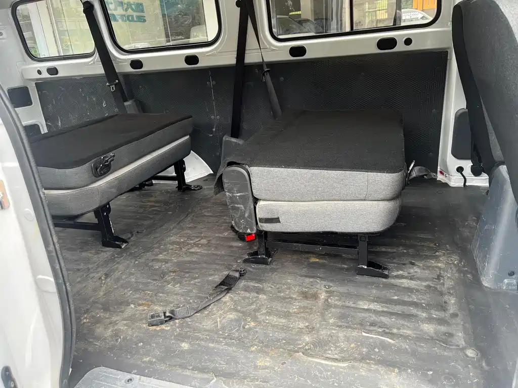 Wuling Yangguang — миниатюра 12