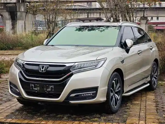 HONDA UR V