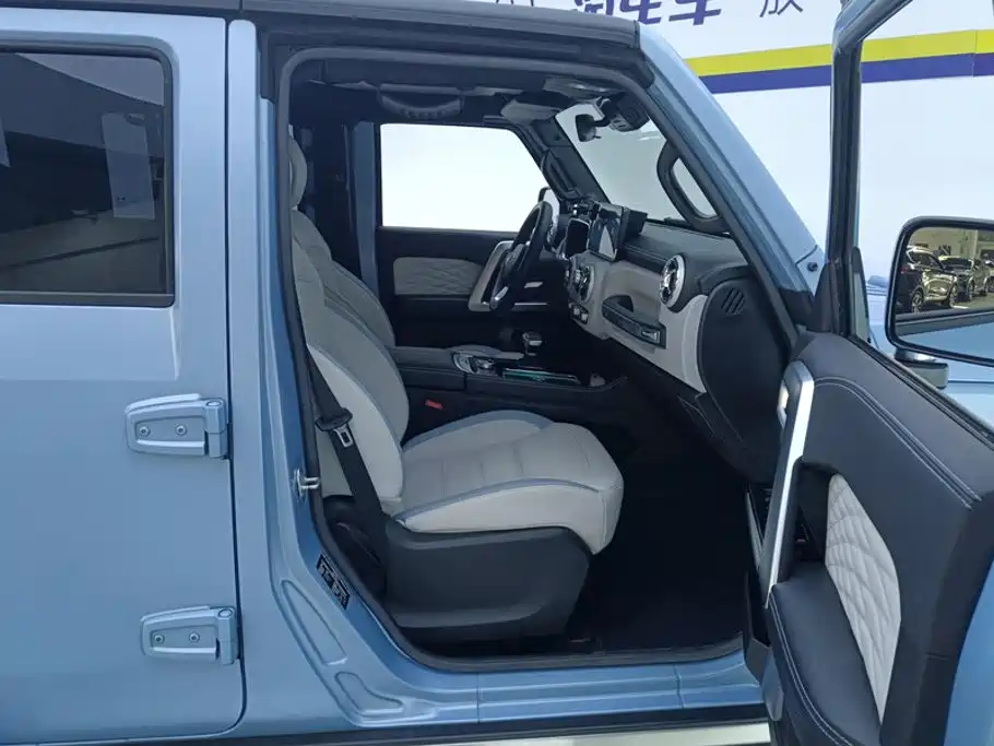 BAIC BJ40 2023 2.0D AT