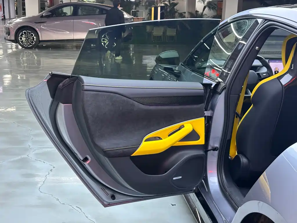 XIAOMI CAR XIAOMI SU7 ULTRA