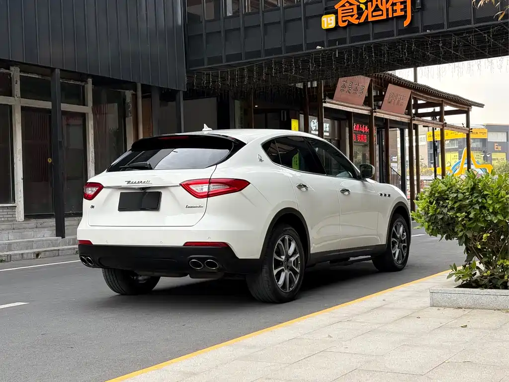 MASERATI LEVANTE