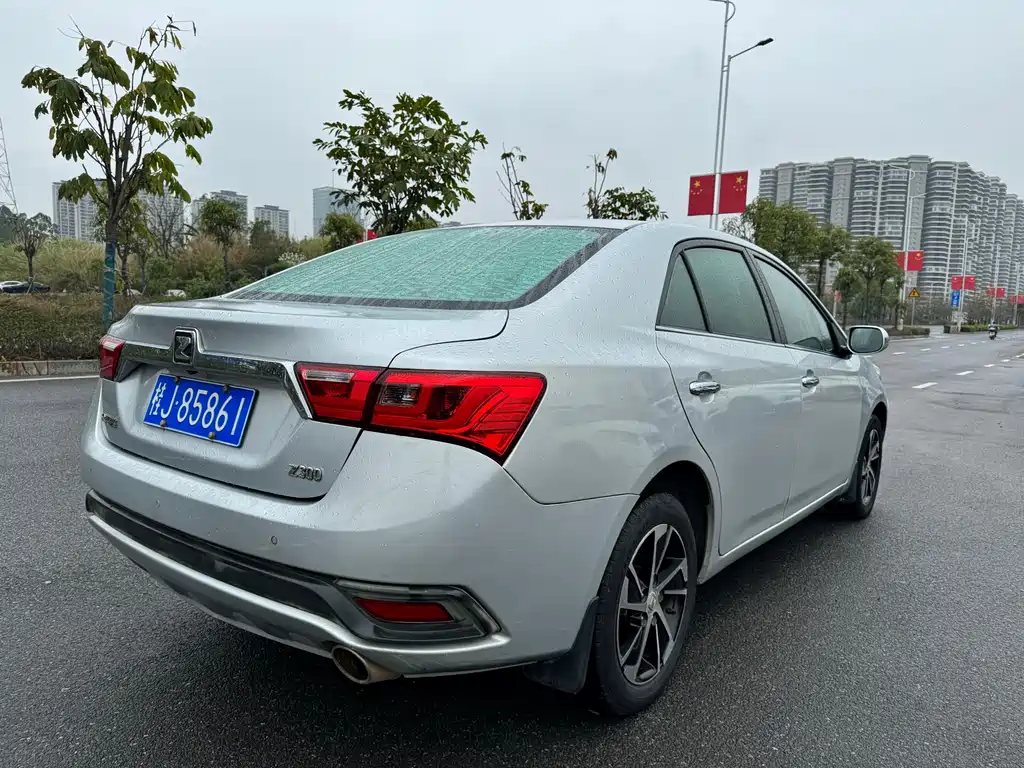Zotye Z300 2014 1.5L MT Luxury