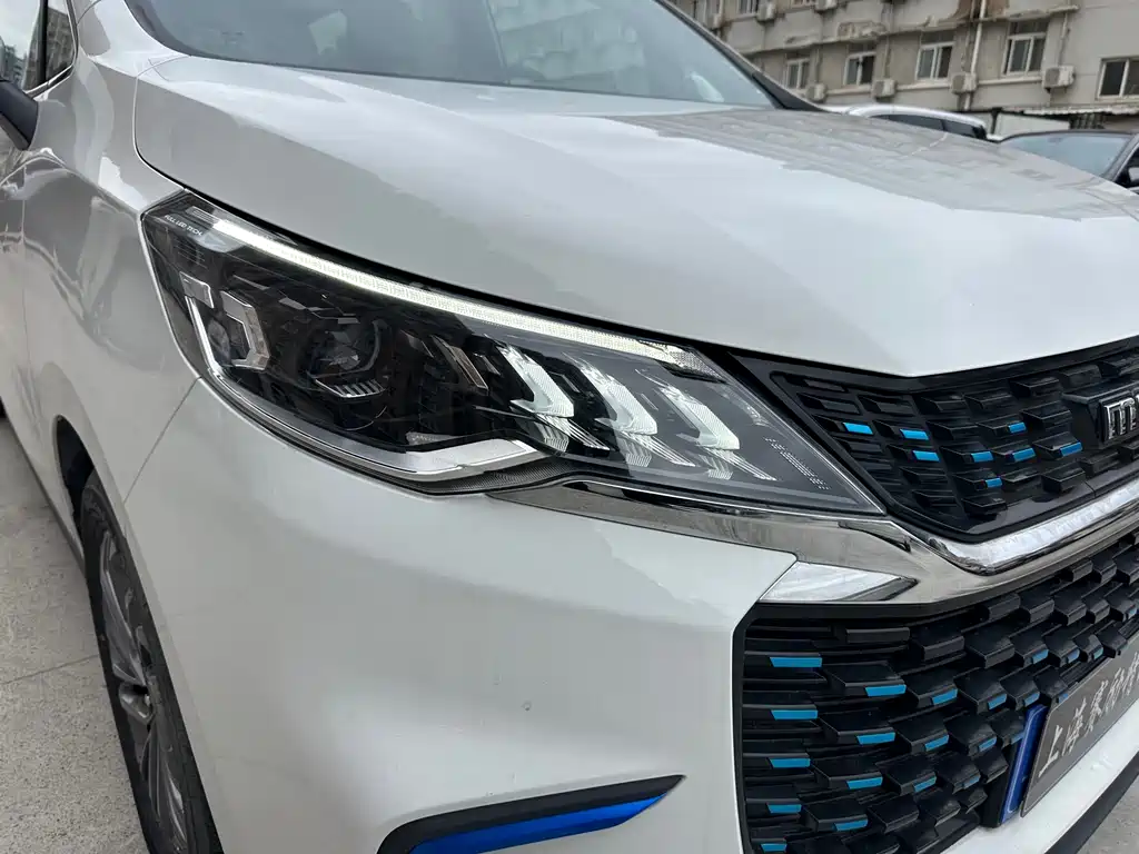 SAIC MAXUS EVERYONE 5