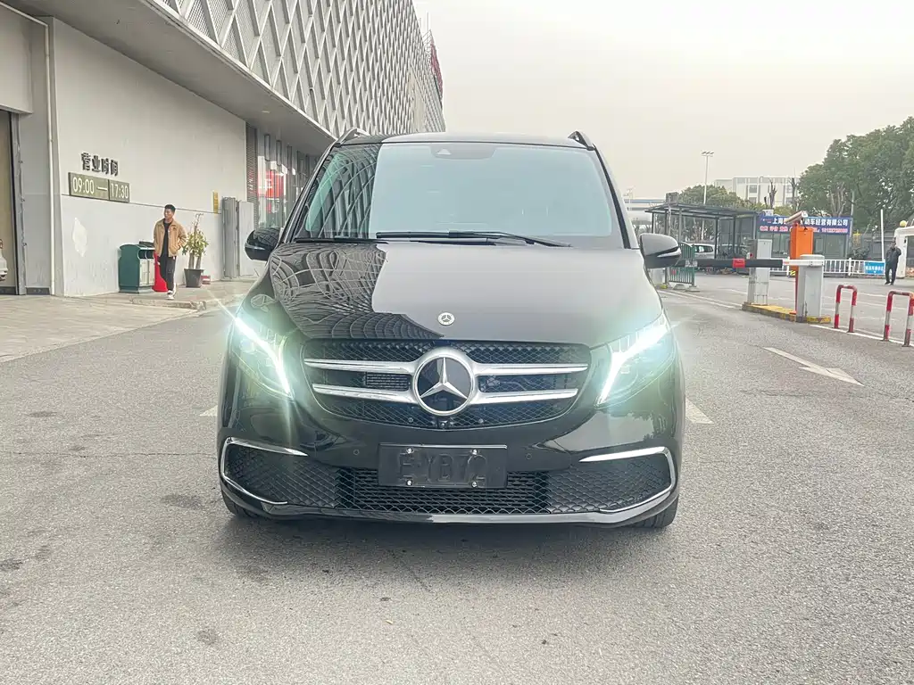 MERCEDES-BENZ V CLASS