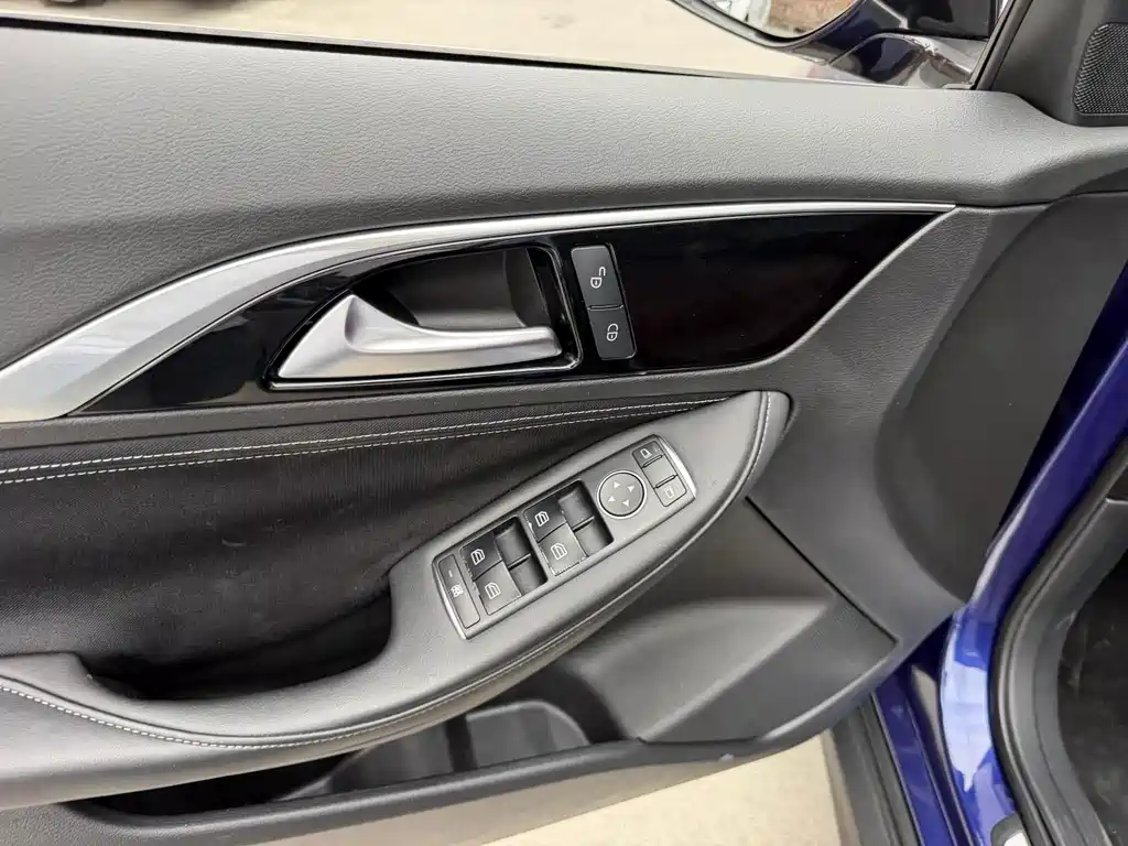 Infiniti QX30 — миниатюра 10