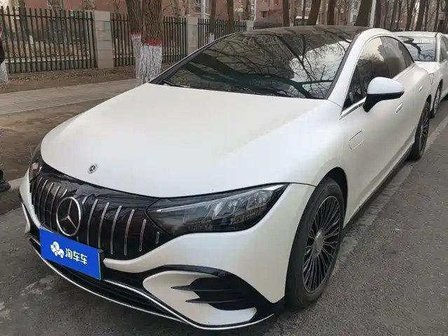 MERCEDES-BENZ EQE 2024