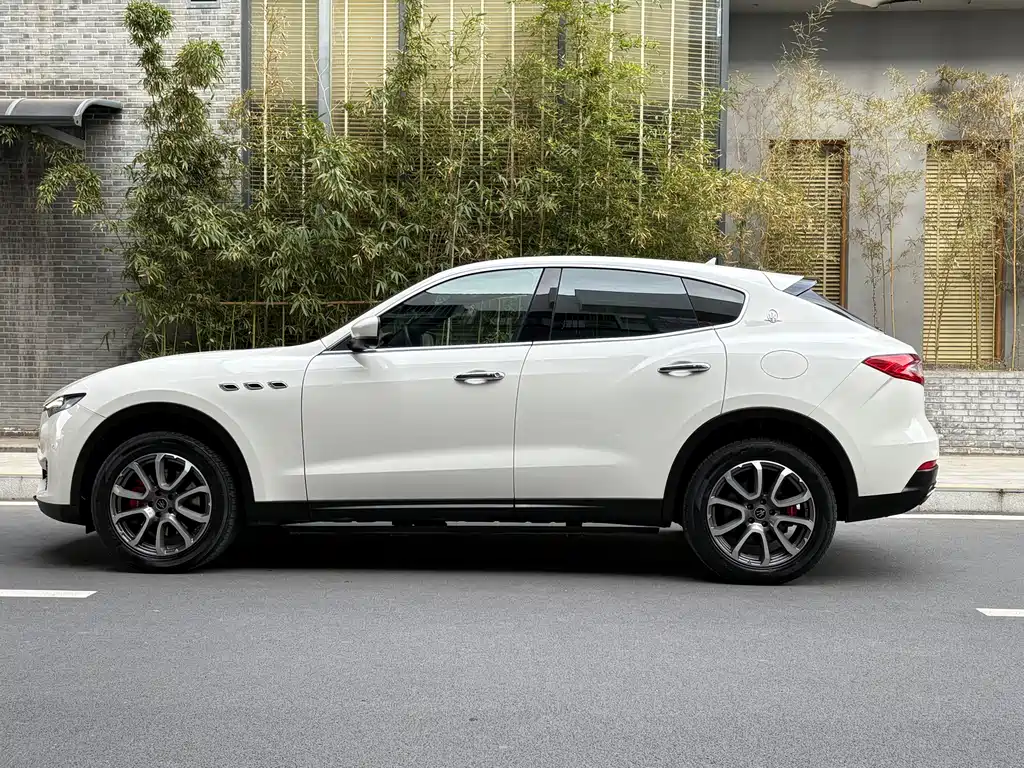 MASERATI LEVANTE