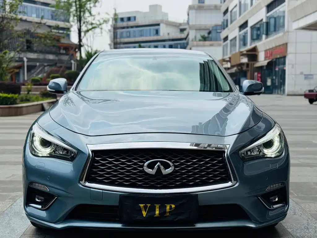 Infiniti Q50L 2018 2.0T V