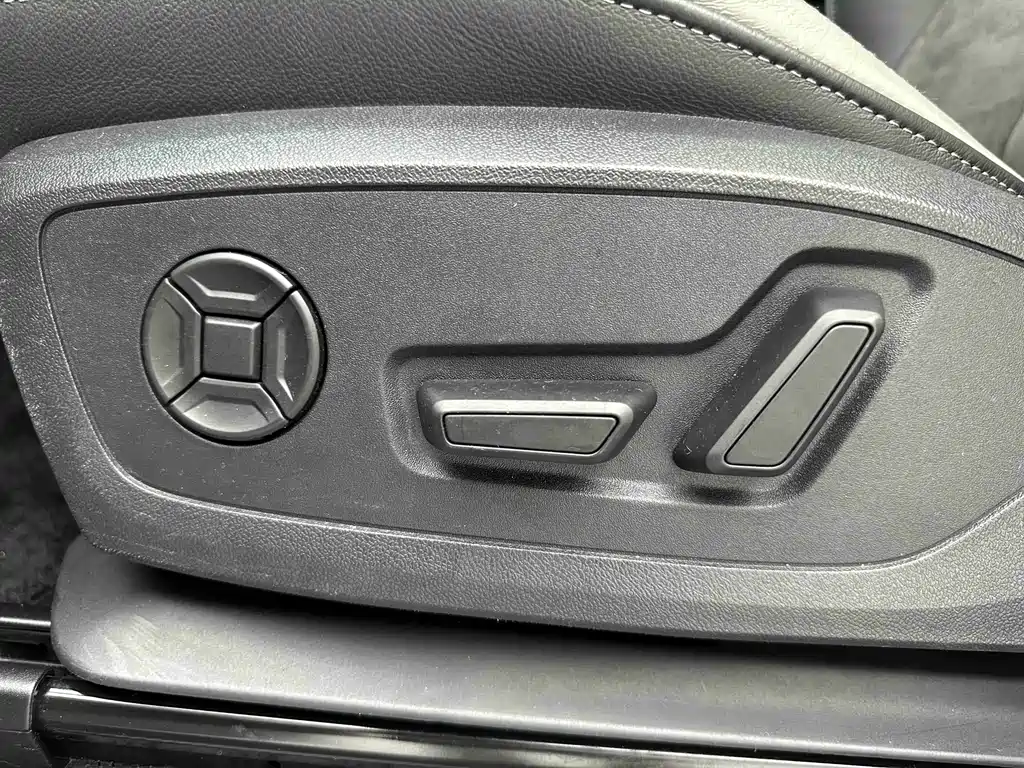 Audi Q3 — миниатюра 11