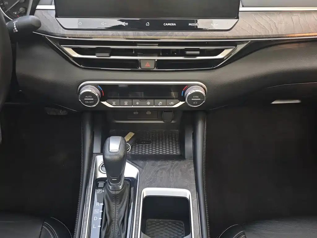Nissan Teana — миниатюра 10