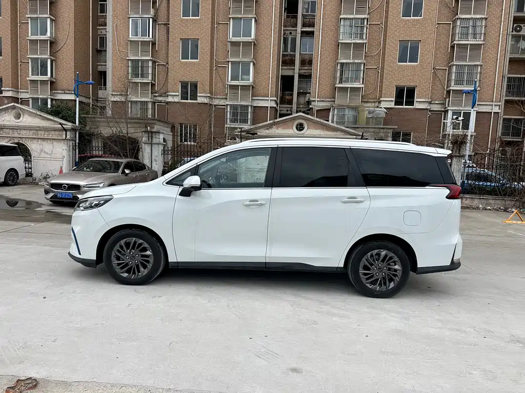 SAIC MAXUS EVERYONE 5