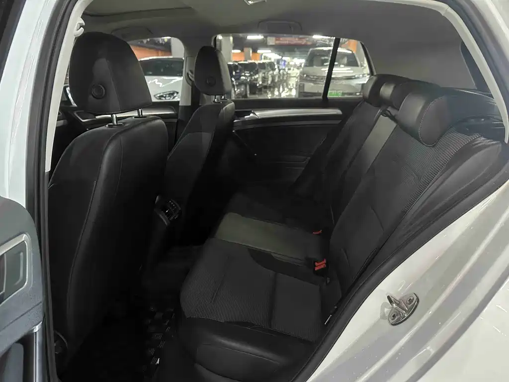 Volkswagen Golf — миниатюра 5