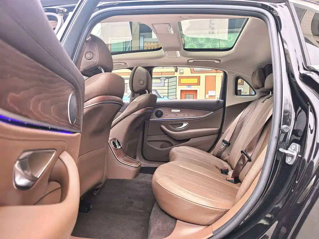 MERCEDES-BENZ E CLASS