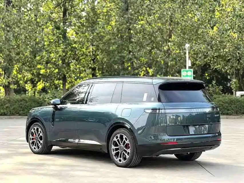 Lynk & Co 900 — миниатюра 9