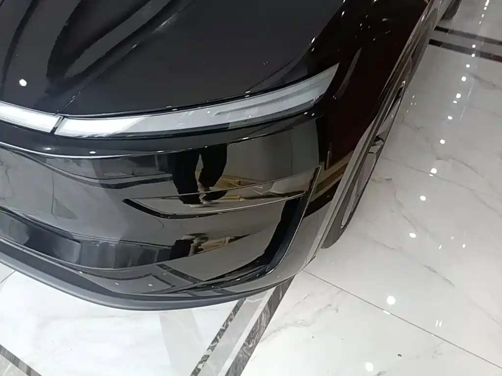 Tesla Model Y — миниатюра 24