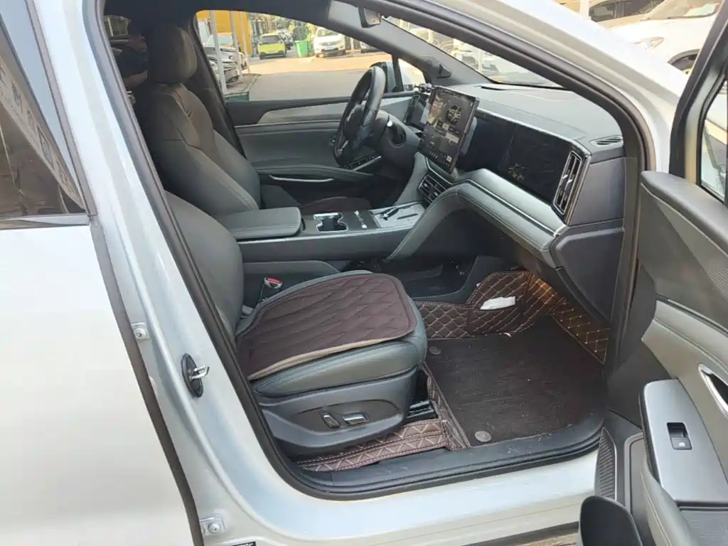 BYD L DM-i — миниатюра 25