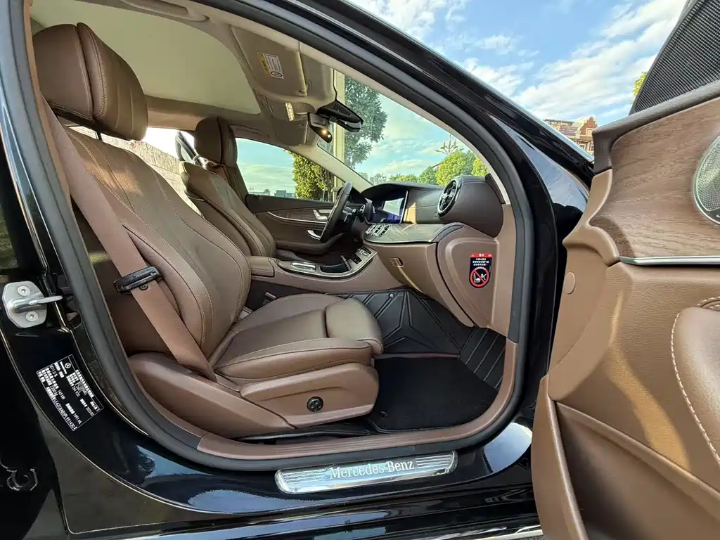 MERCEDES-BENZ E CLASS