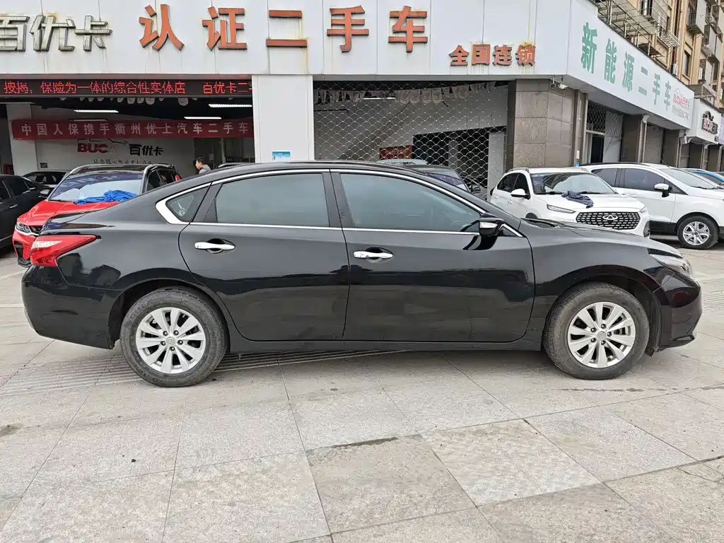 NISSAN TEANA