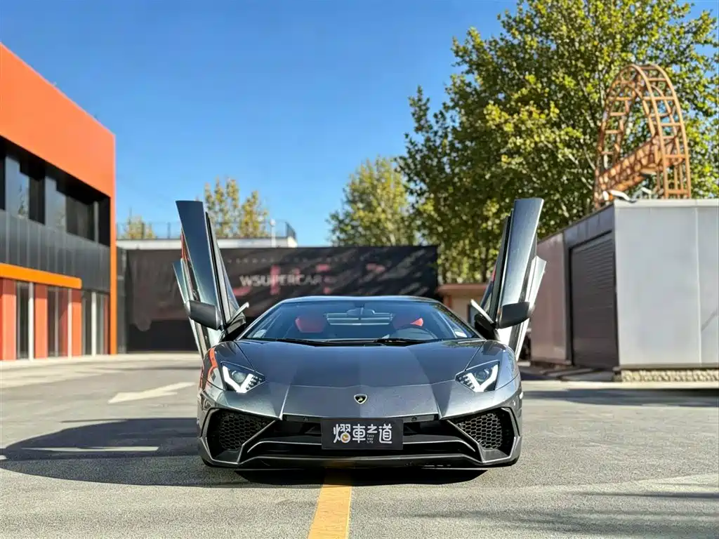 Lamborghini Aventador 2011 LP 700-4