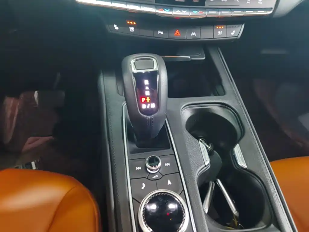 Cadillac XT4 — миниатюра 10