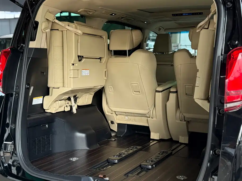 Toyota Alphard — фотографии объявления, Фото 22