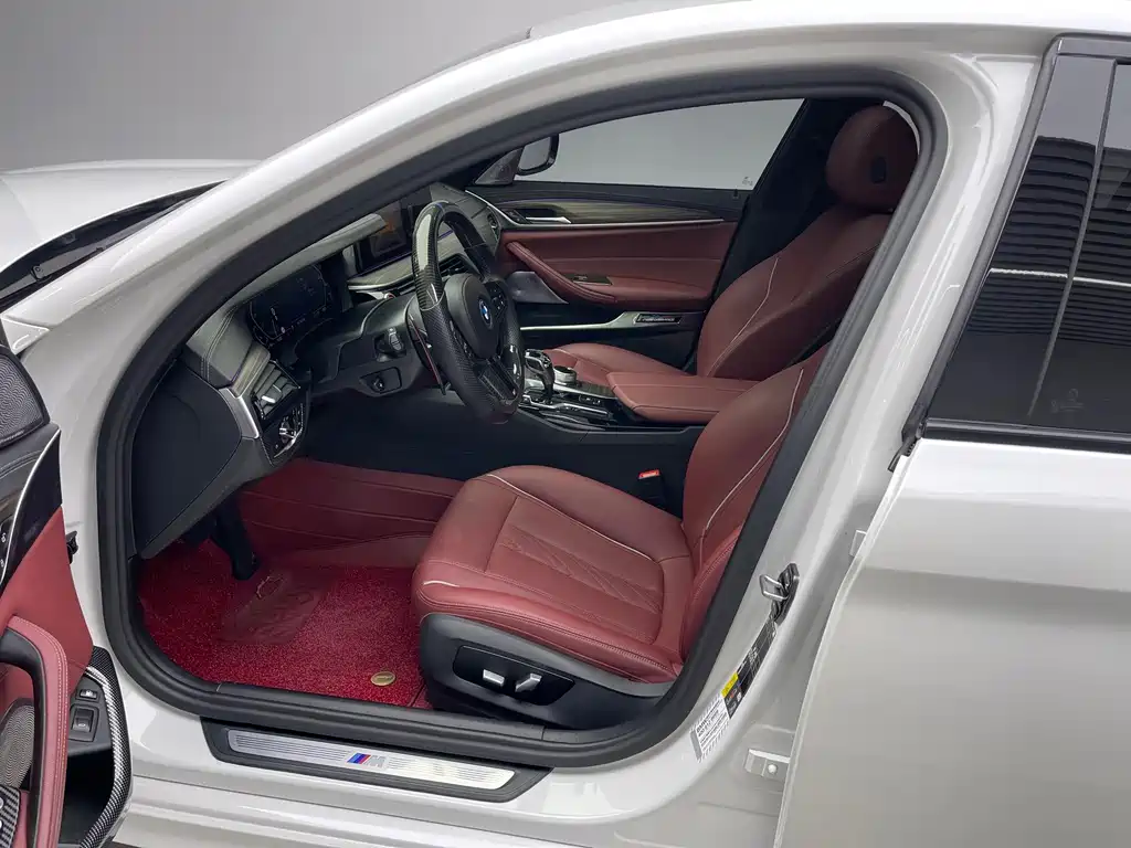 BMW 5 Series New Energy — миниатюра 16