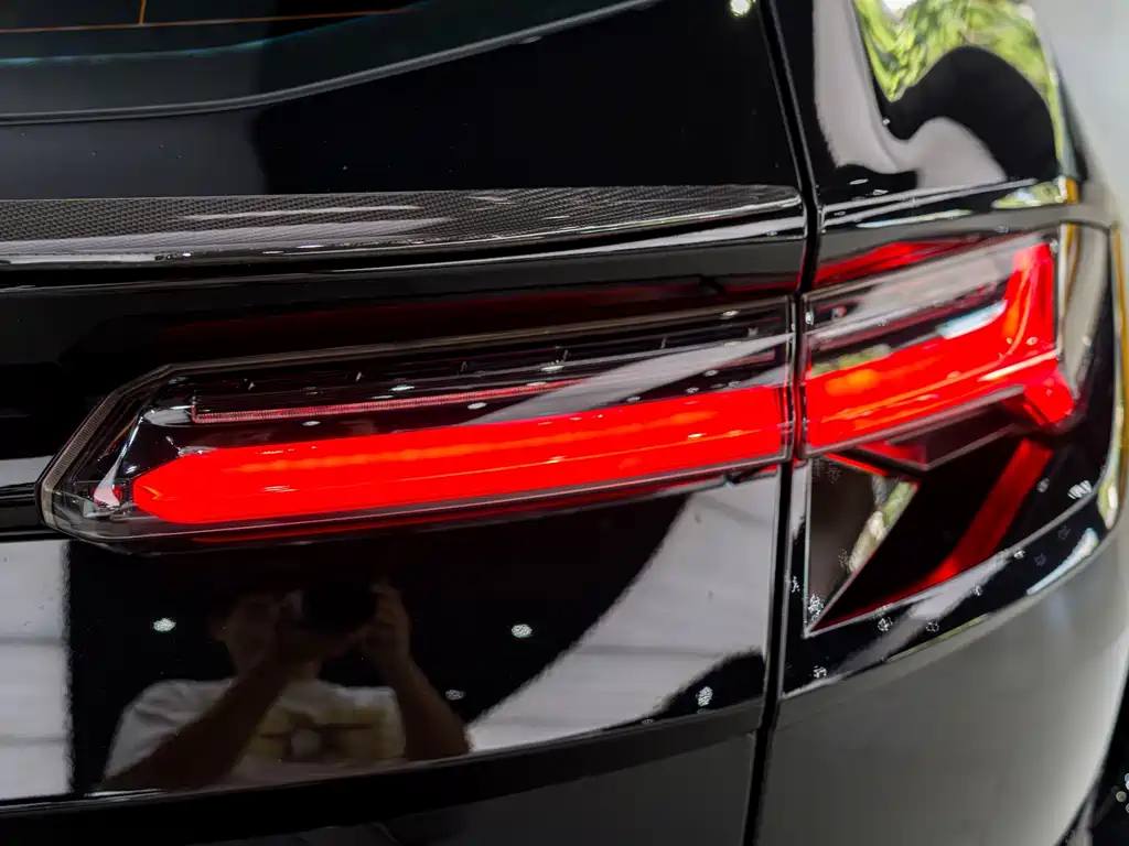 Lamborghini Urus — миниатюра 28