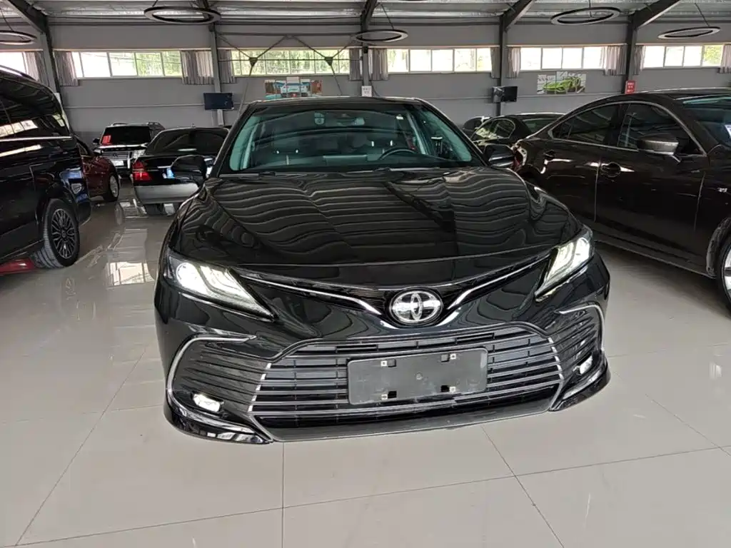 Toyota Camry — миниатюра 3