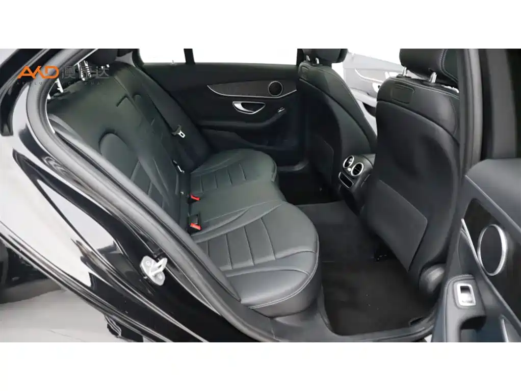 Mercedes-Benz C-Class — миниатюра 8