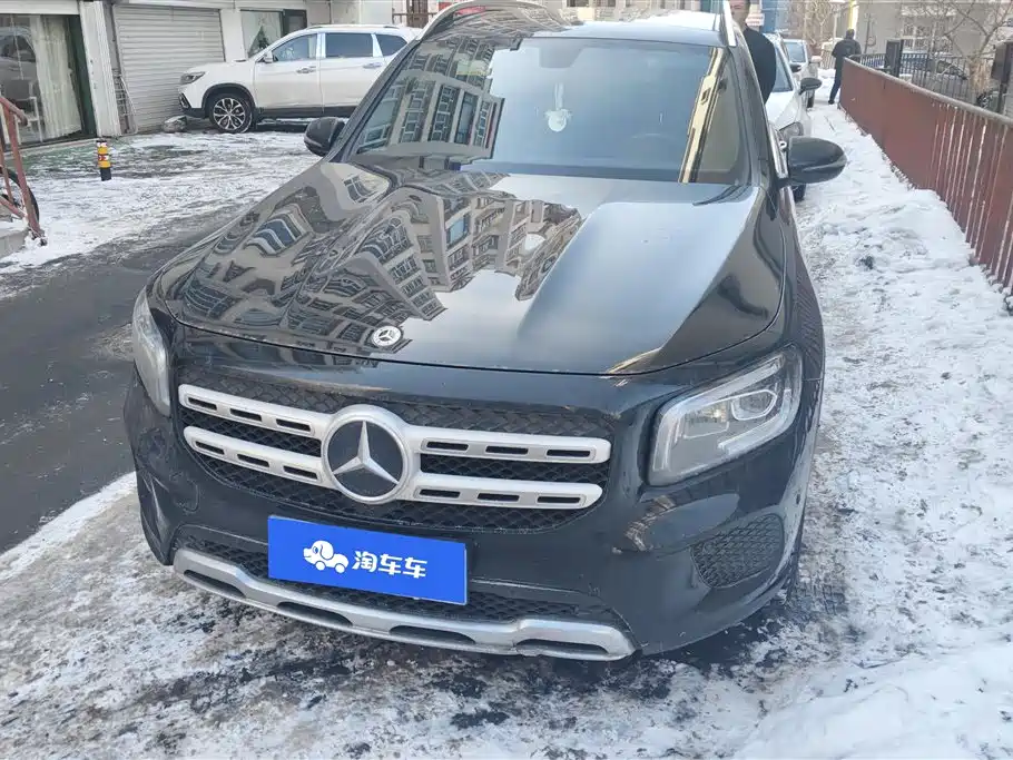 MERCEDES-BENZ GLB