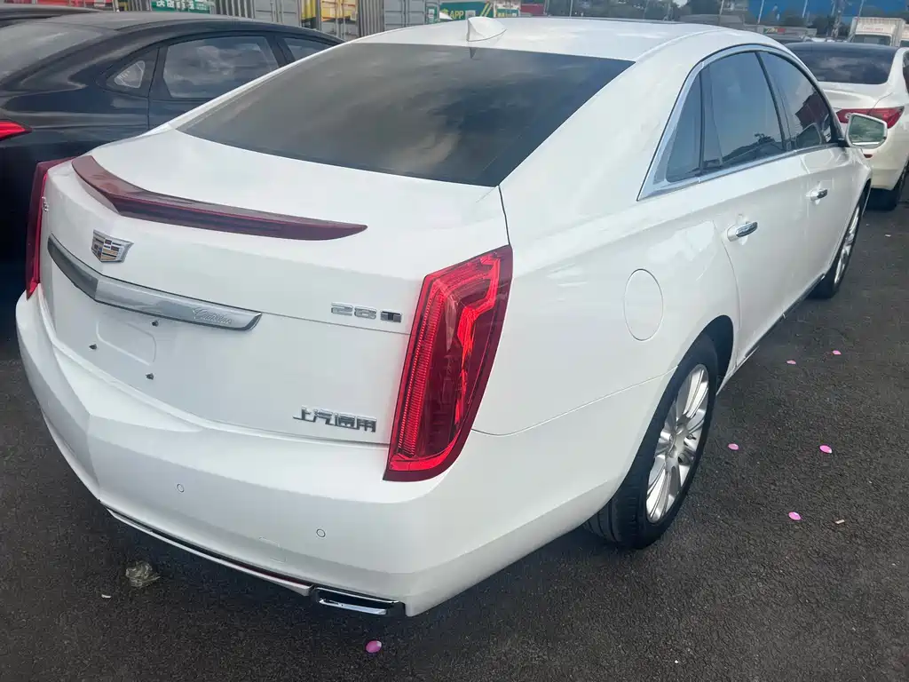 CADILLAC XTS